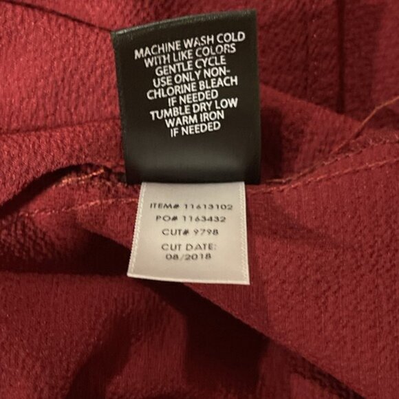 Torrid Women's Red Cold Shoulder V Neck Wrap Blouse Top Size 1X Short Sleeve - Picture 8 of 8